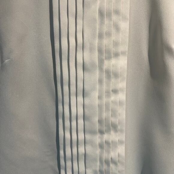 The Limited Size XSmall White Sleeveless Blouse Front Pleats Layering Piece Work - Picture 8 of 9